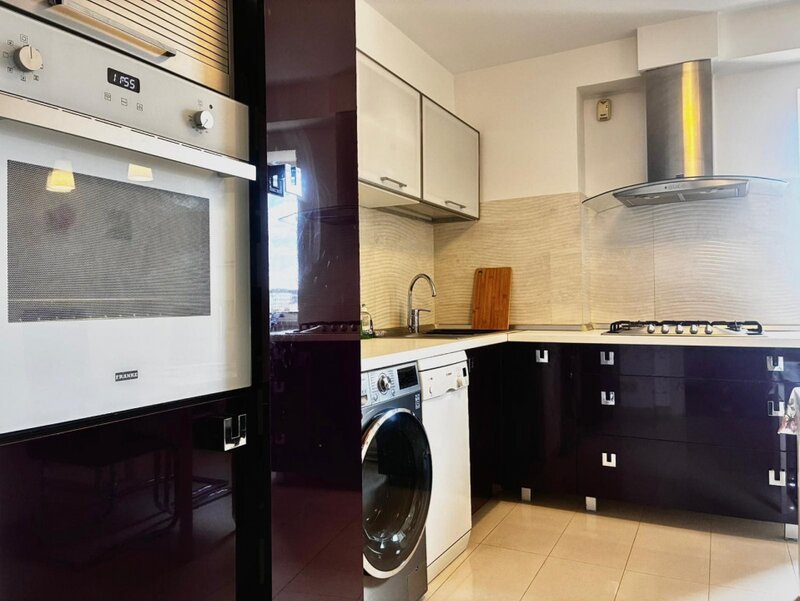 Marriott Apartament 4 Camere  + Parcare de Inchiriat - zona Marriott